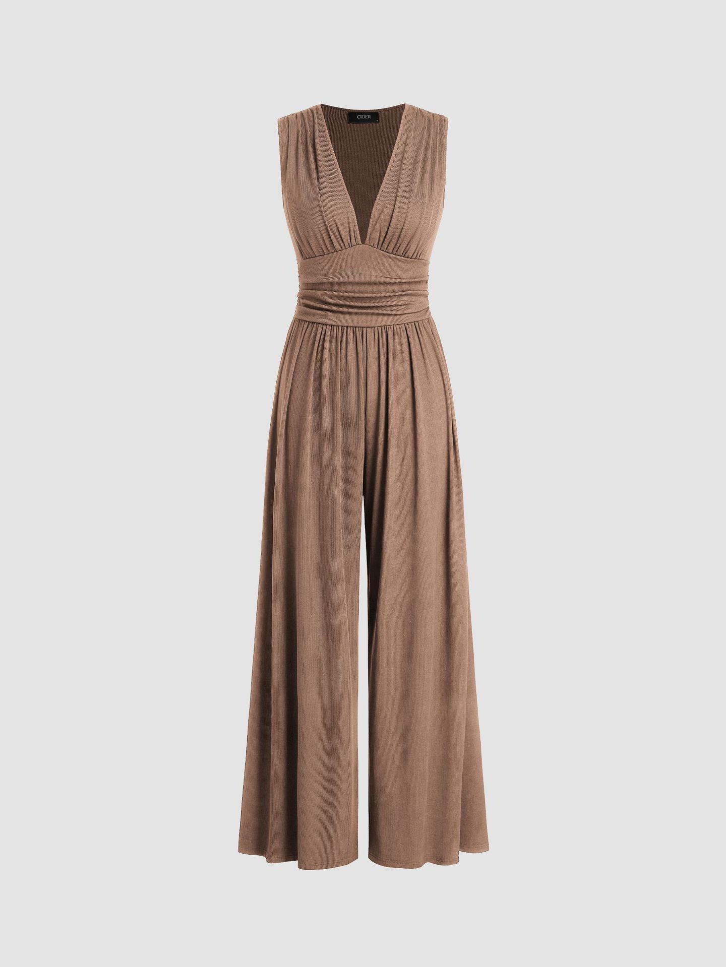 Laila Aura — Mono fluido de elegancia minimalista