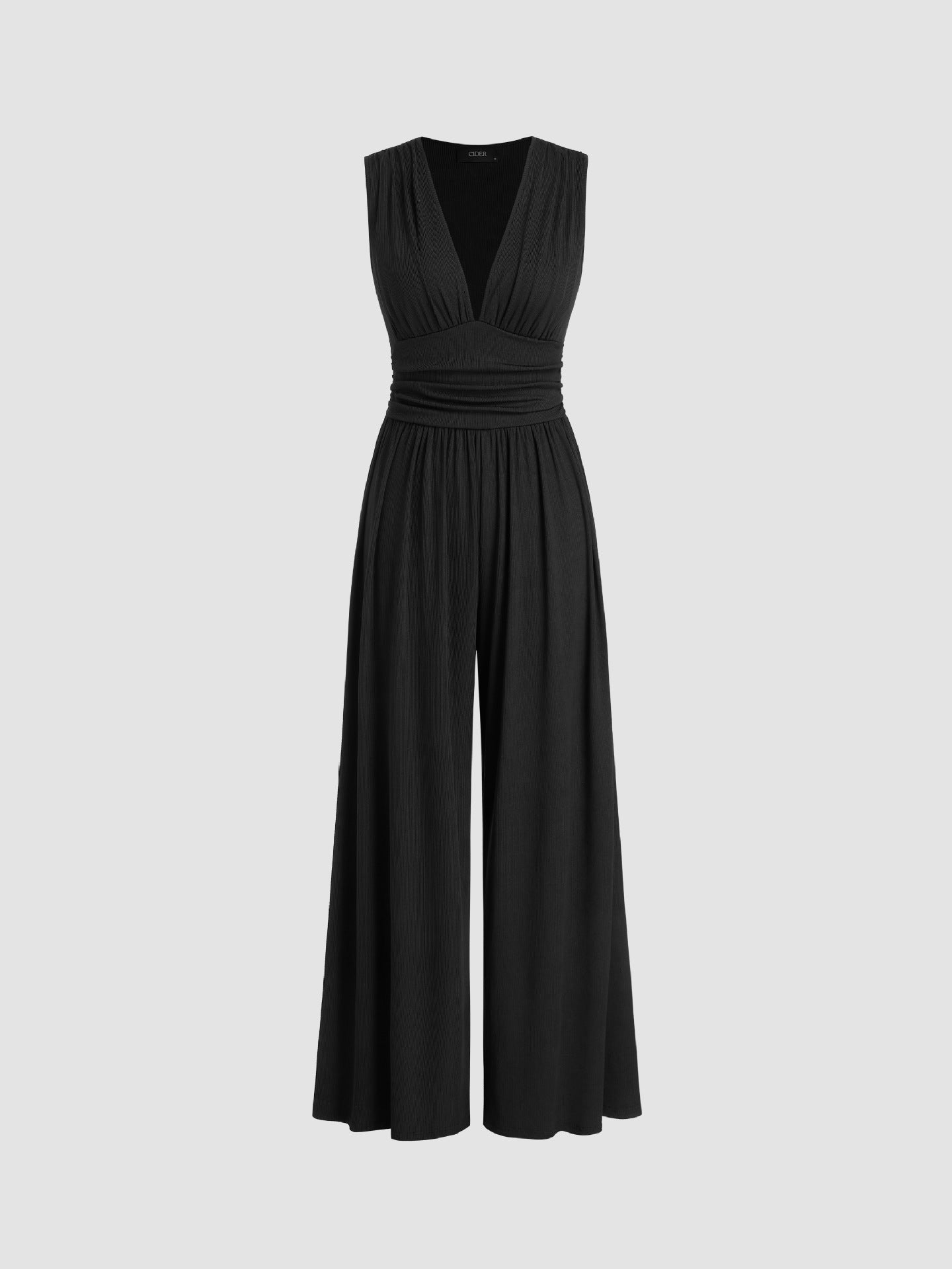 Laila Aura — Mono fluido de elegancia minimalista